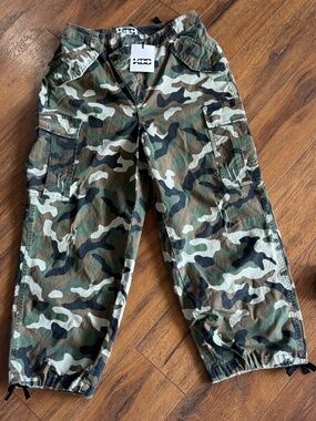 KBB by Kahlana Camo Cargo Pants NWT Medium